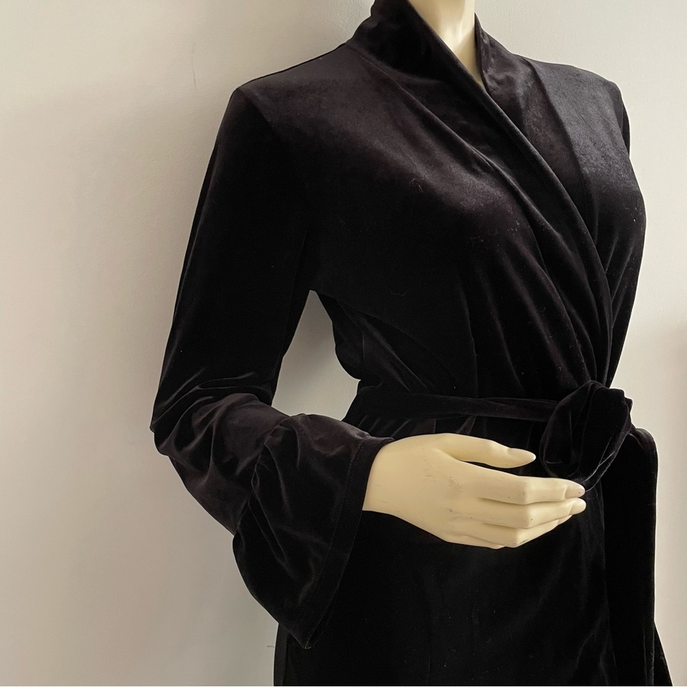 Wendy Gleze black velvet belted robe with pockets